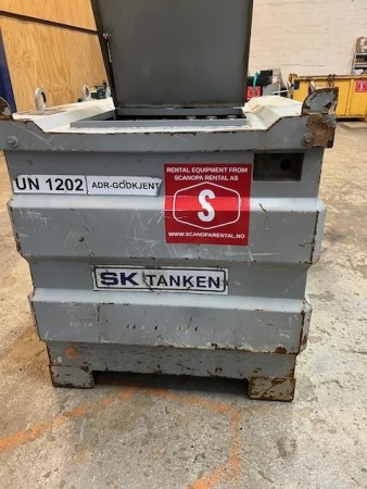 Dobbelvegget ADR Dieseltank 1000L m/ Pumpesett